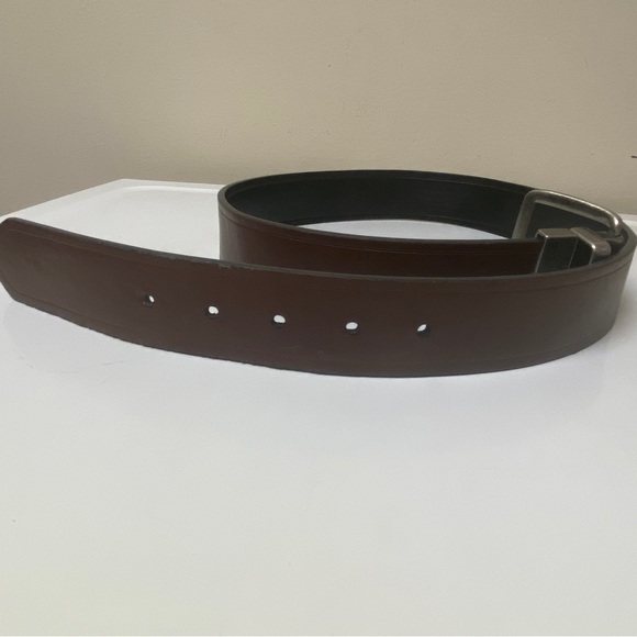 Tommy Hilfiger Men’s Sz 32 Reversible brown/black Statement Belt - Picture 4 of 7
